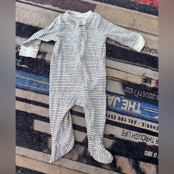 Carter’s Striped Kids One Piece 6 months - Picture 1 of 2